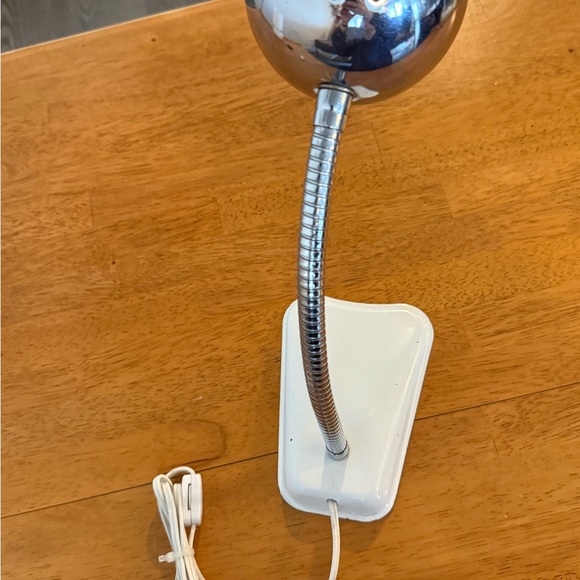 Vintage 60s Chrome Space Age Gooseneck Lamp in Perfect Working Condition - Picture 12 of 13